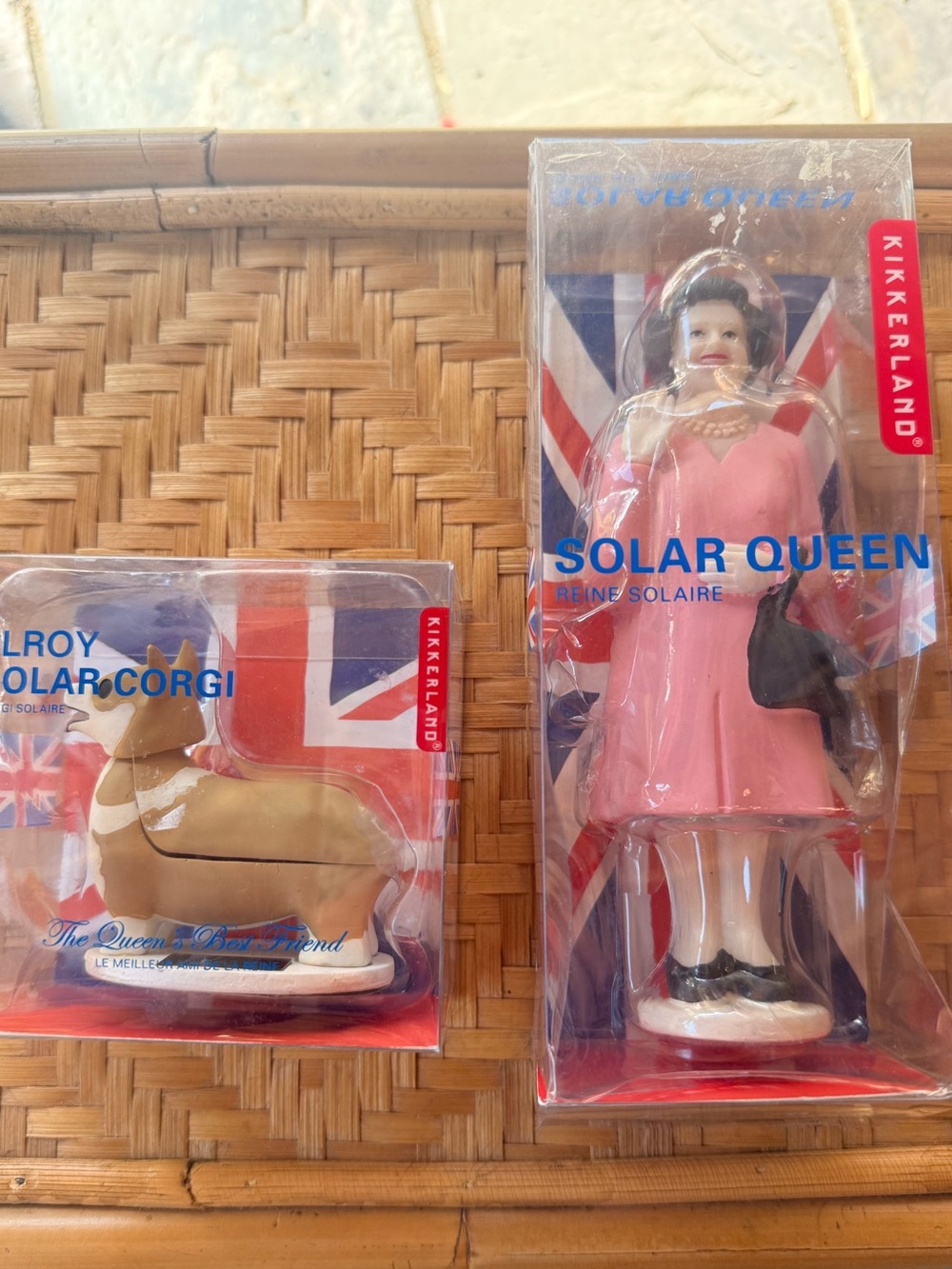 Kikkerland Solar Queen and Corgi Set — Pink Dress with Tan Corgi